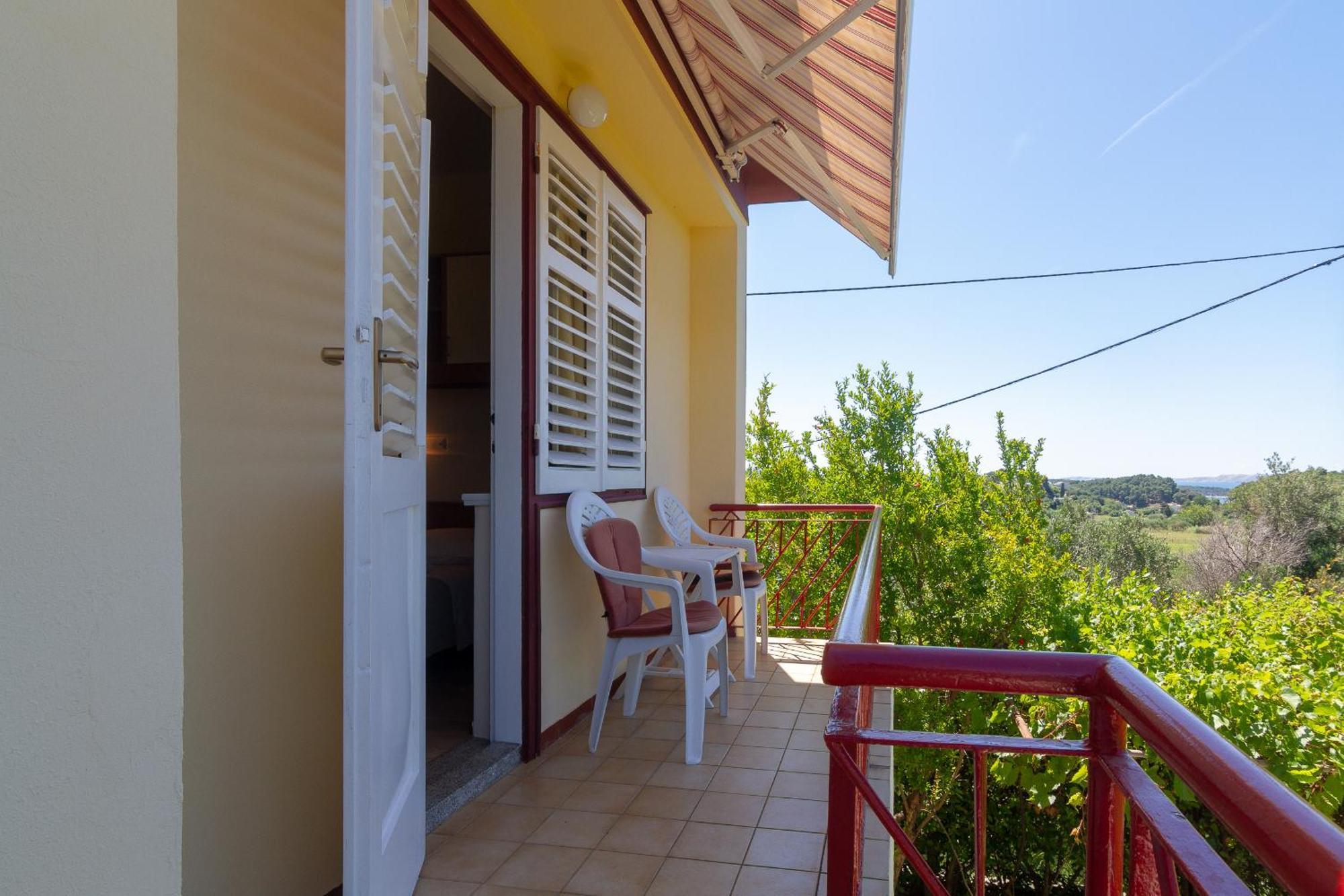 Apartments & Rooms Sanja Rab Town Exterior photo